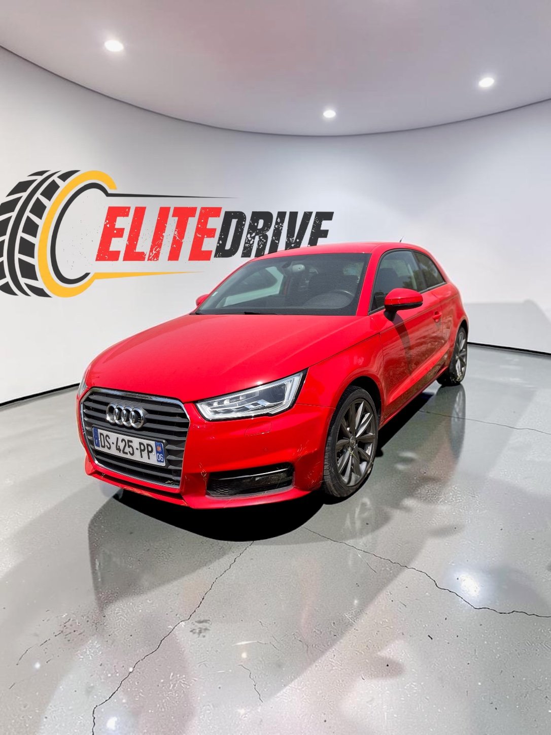 Audi A1 1.0 TFSI Ultra S Line Tronic, citadine premium, vue trois-quarts avant en studio